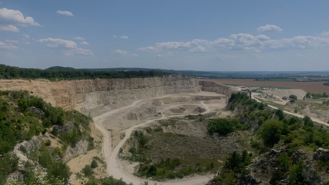 Exploatare carieră de calcar pentru producerea filerului de calcar în Moldova